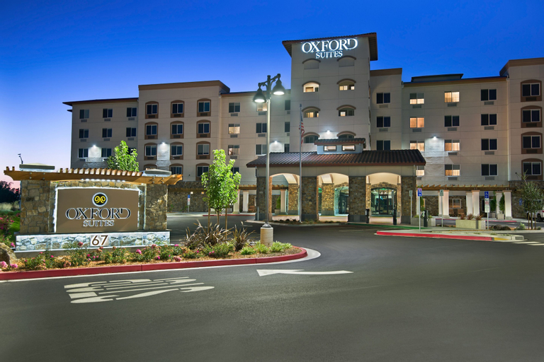 Oxford Suites Sonoma County, Sonoma