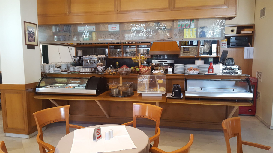 Food & Drinks 5, Ionian Plaza Hotel & Spa, Ionian Islands
