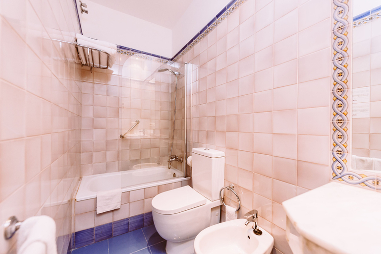Bathroom 5, Basic Hotel Doña Manuela, Sevilla