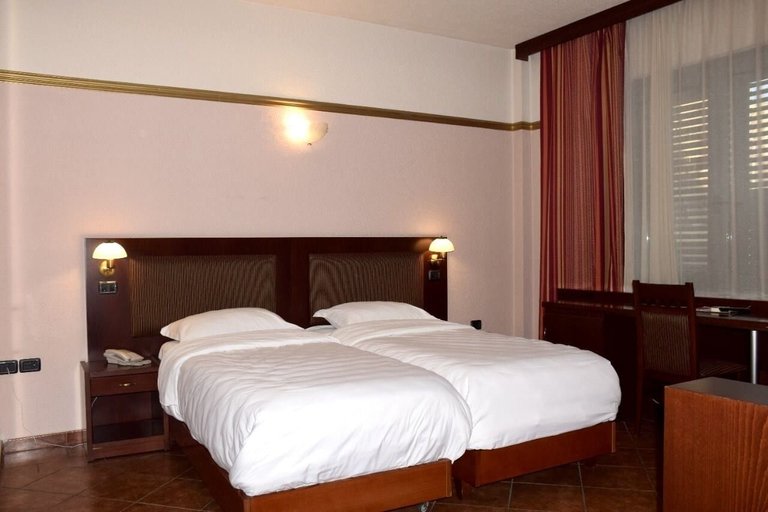 Bedroom 4, Hotel Elysee, Tiranës