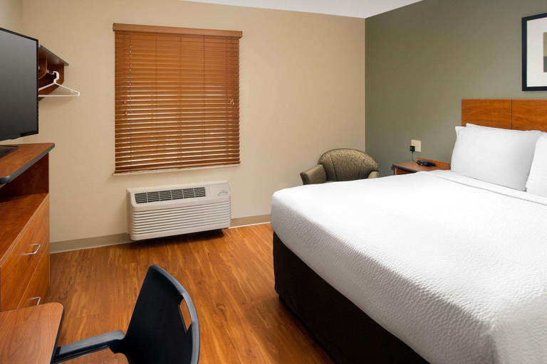 Bedroom 3, WoodSpring Suites Chicago Romeoville, Will