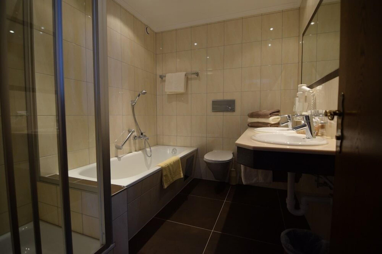 Bathroom 3, Hotel Hubertus, Bludenz