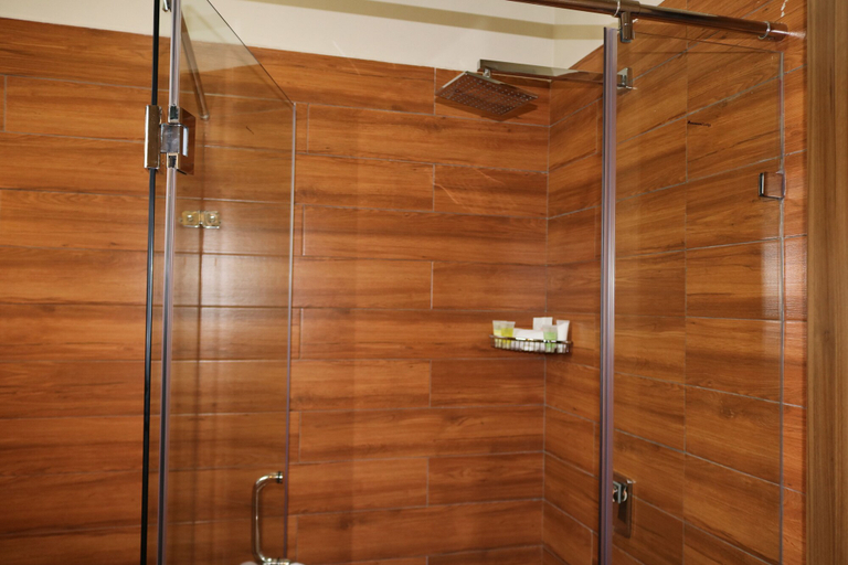 Bathroom 3, Maanzoni Lodge, Mavoko