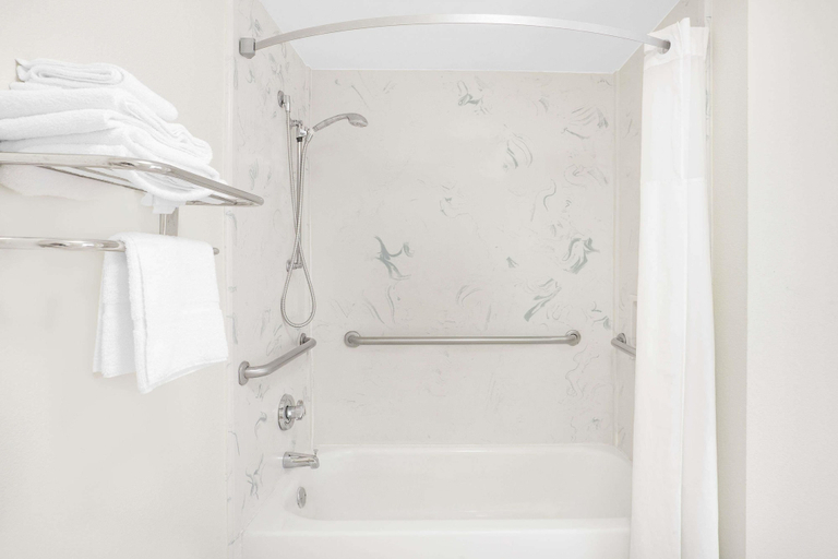 Bathroom 4, Super 8 by Wyndham Bulls Gap Greeneville Area, Greene