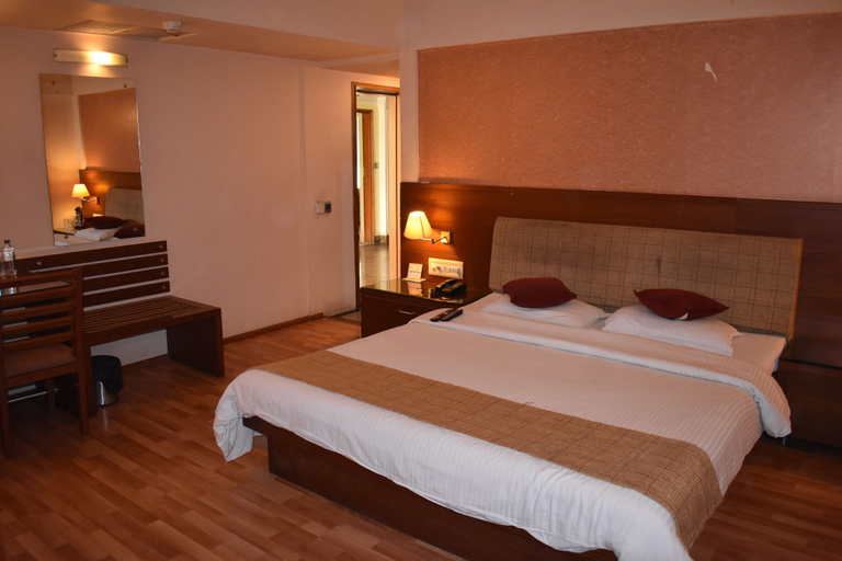 Bedroom 2, Hotel Royal Highness, Ahmadabad