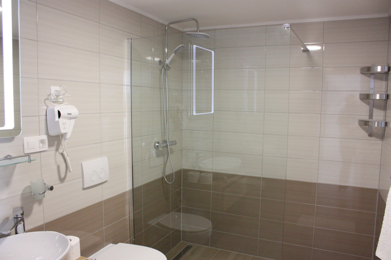 Bathroom 3, Villa Mate, Pag