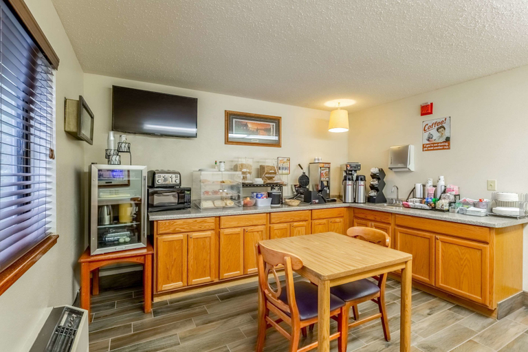 Food & Drinks 5, Quality Inn Rhinelander Area, Oneida