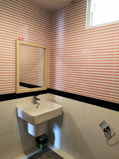 Bathroom 3, Pirom Lake And Resort, Sri Mahar Pho