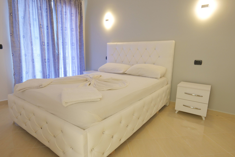 Bedroom 2, Dior Hotel, Sarandës