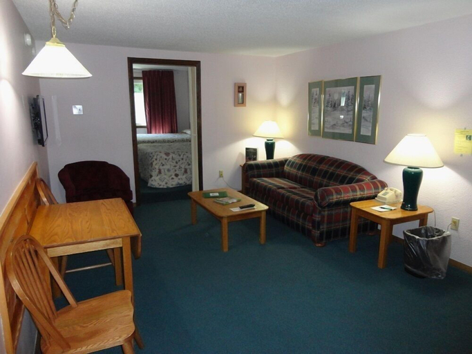 Others 5, Eastern Inn & Suites, Carroll