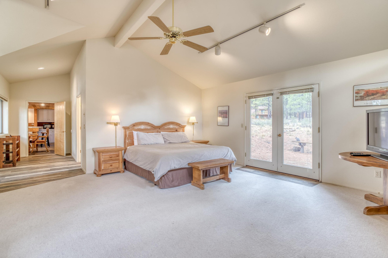 Bedroom 3, Lookout 3, Deschutes