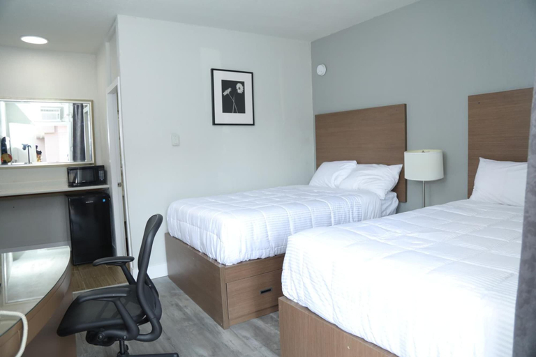 Bedroom 2, Fraser Inn, Fraser-Fort George