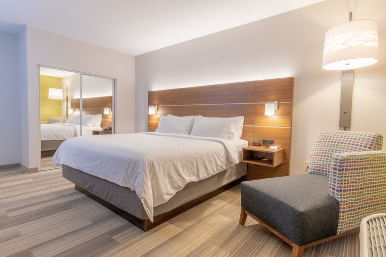 Bedroom 2, Holiday Inn Express JOHNSON CITY by IHG, Washington