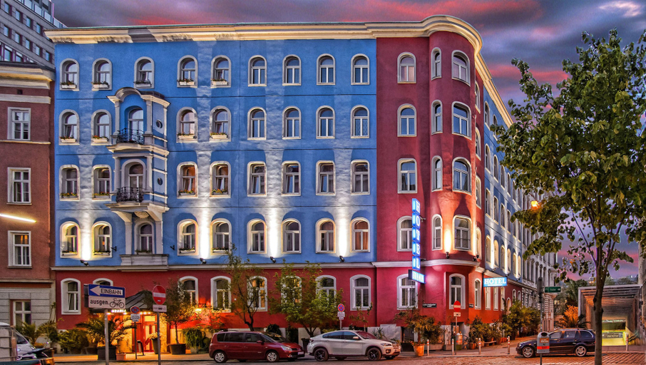 Exterior & Views 2, Hotel Urania, Wien