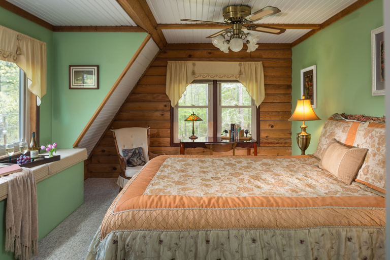 Bedroom 3, Tiffanys Bed & Breakfast, Hot Spring