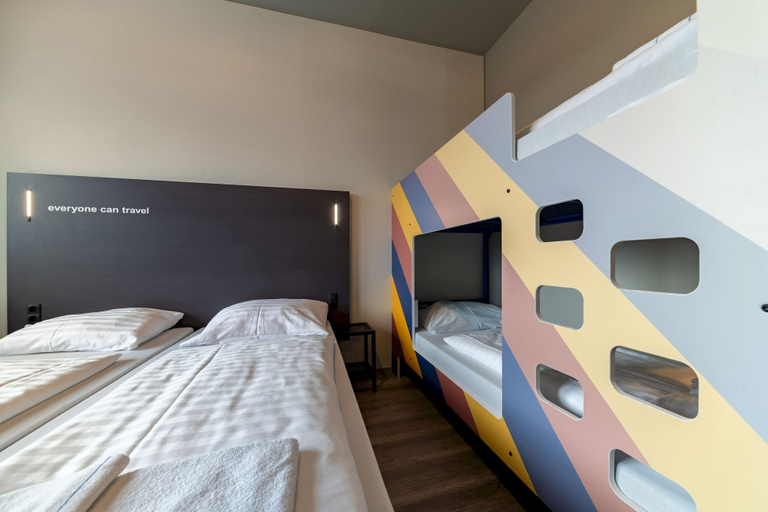 Bedroom 4, a&o Graz Hauptbahnhof - Hostel, Graz