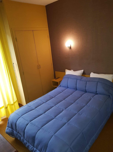 Bedroom 2, L'Agapanthe, Aveyron
