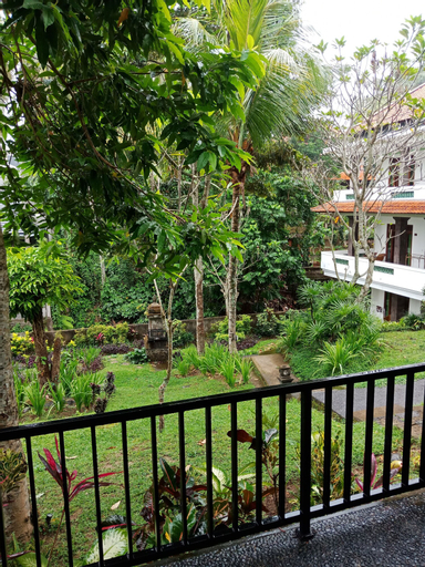 Exterior & Views 14