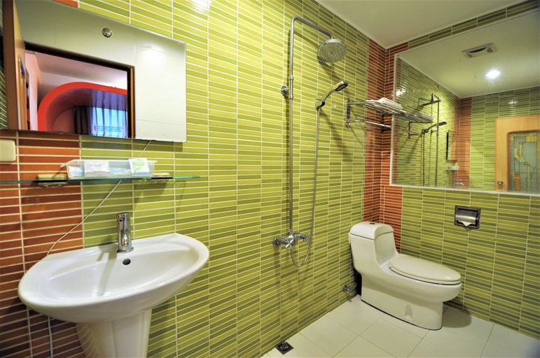 Bathroom 4, Tz Shin Resort Hostel, Pingtung