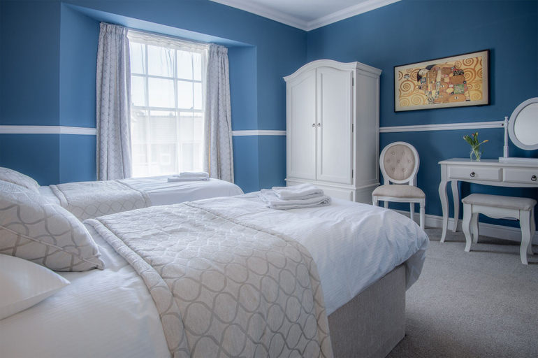 Bedroom 3, Gwynne House - 6 Bedroom - Tenby Harbour, Pembrokeshire