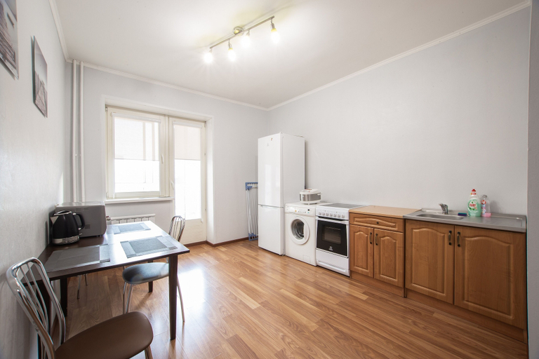 Others 5, Apartment on Aviatorov 25, Krasnoyarsk