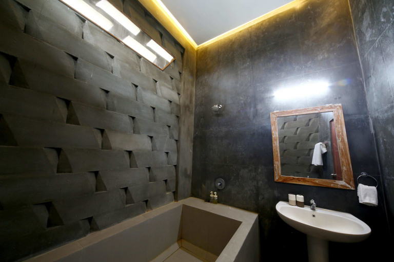 Bathroom 4, 808 Residence, Badung