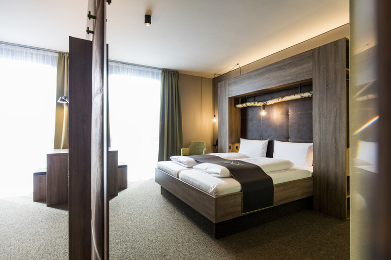 Bedroom 5, RiKu HOTEL Ulm, Ulm