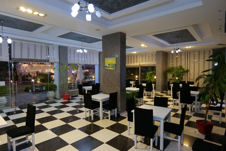 Food & Drinks 4, Dior Hotel, Sarandës