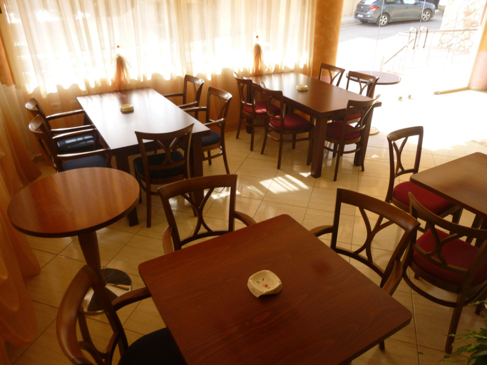 Food & Drinks 5, Hotel Chicago, Sarandës