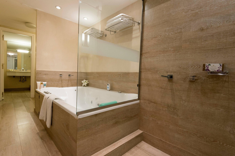 Bathroom 5, Marriott Buenos Aires Downtown, Distrito Federal