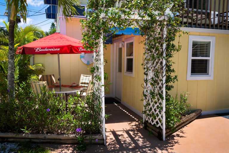 Exterior & Views 2, Cedar Cove Resort and Cottages, Manatee