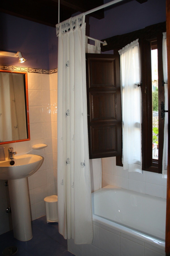 Bathroom 3, Casa Rural El Trechal, Asturias