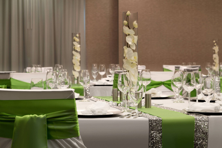 Food & Drinks 4, Hotel Dene & Conference Centre, Division No. 12