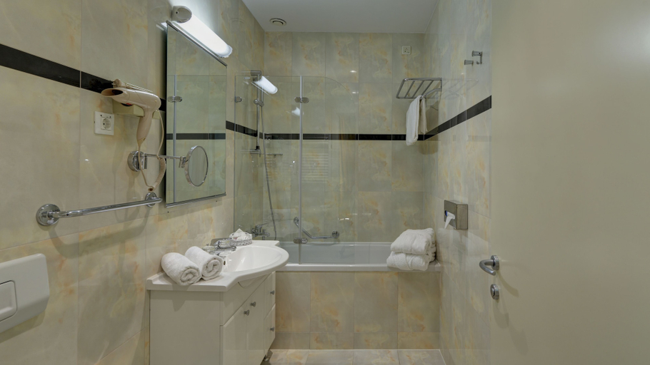 Bathroom 5, Hotel Kvarner Palace, Crikvenica