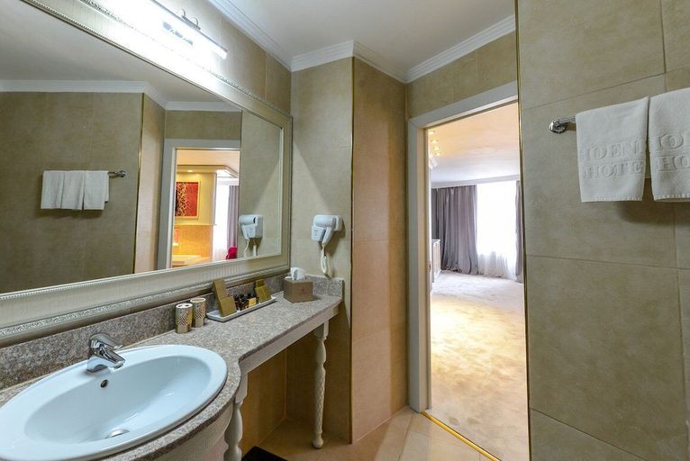 Bathroom 5, Phoenicia Grand Hotel, Municipiul Bucuresti