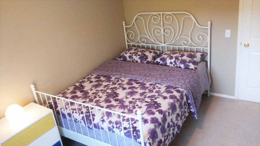 Bedroom 2, Brother Li Homestay, Division No. 6