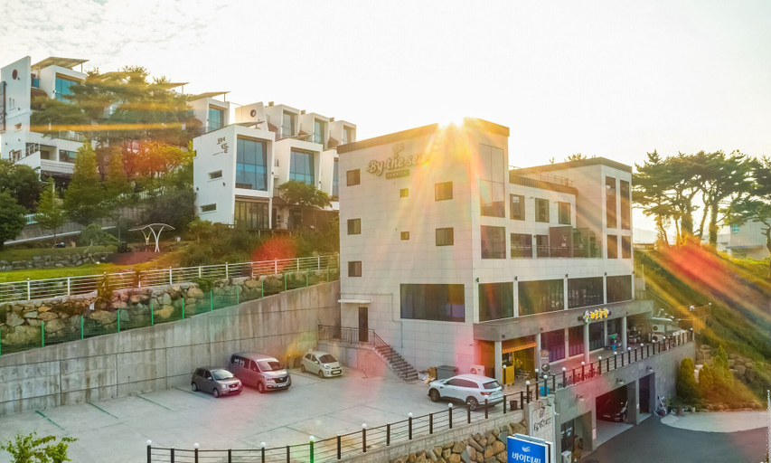 Exterior & Views 2, By The Sea Pension, Tongyeong