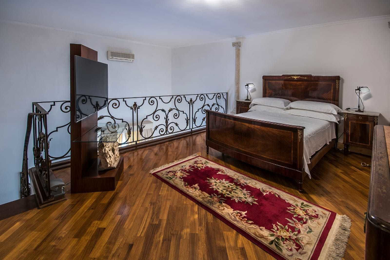 Bedroom 3, Villa Durante, Napoli