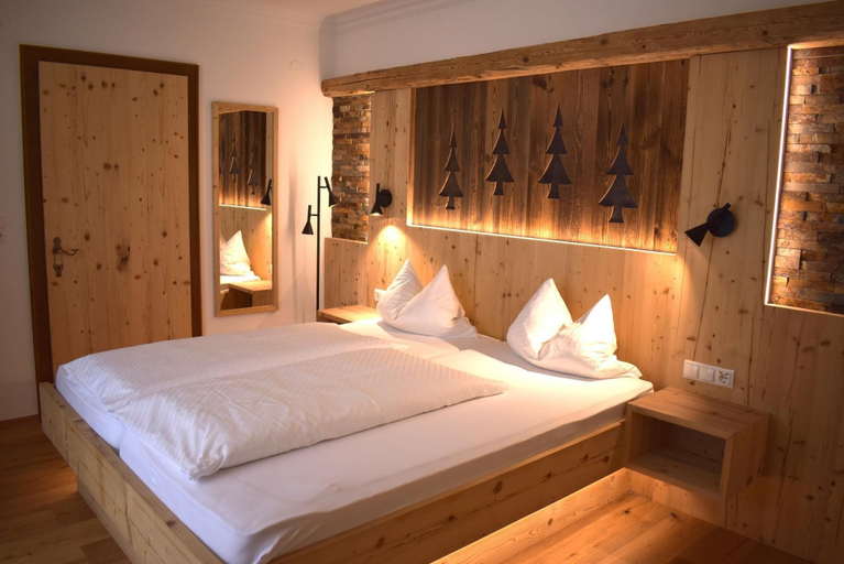 Bedroom 4, Hotel Waldhof, Imst