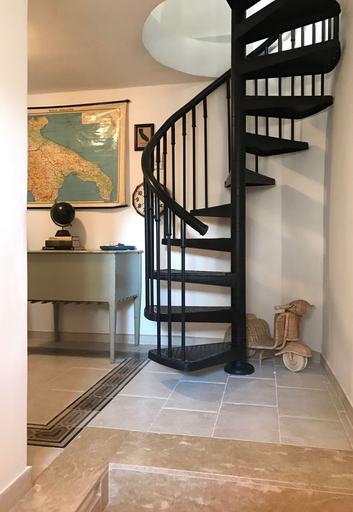 Others 4, Casa di Mario, Bari