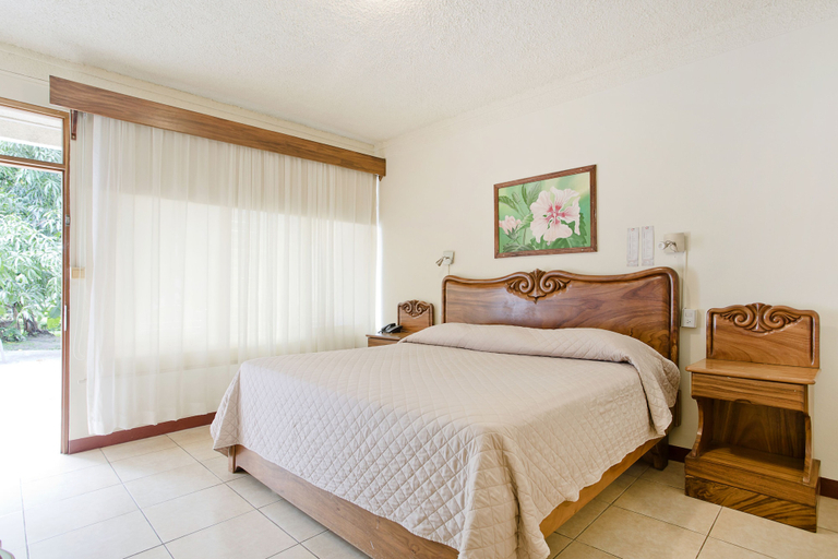 Bedroom 4, Hotel Boyeros, Liberia