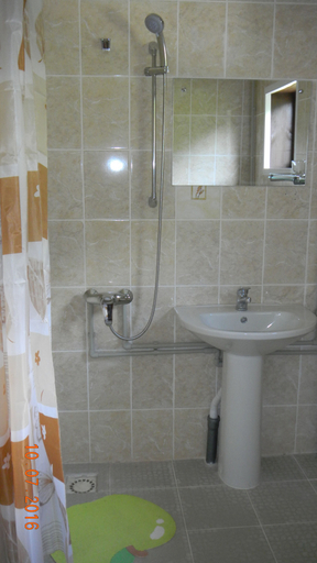 Bathroom, Nizhnee Makopse, Sochi gorsovet