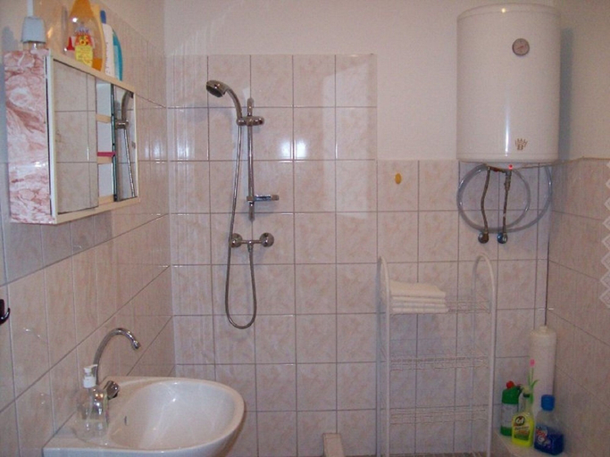 Bathroom, Apartman Daniel, Balatonalmádi