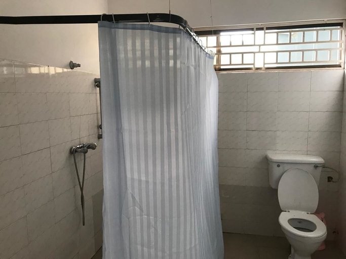 Bathroom 3, Mace Lodge, Shama Ahanta East