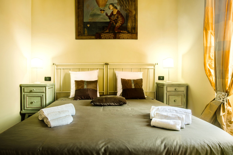 Bedroom 3, Day by Day, Roma