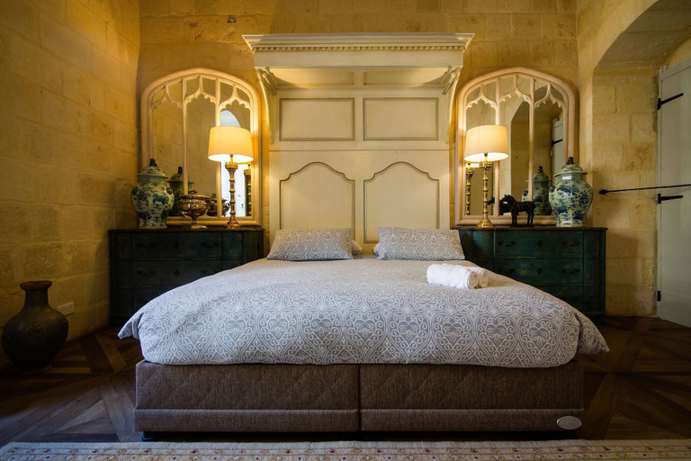 Bedroom 1, Palazzino Birgu Host Family Bed and Breakfast