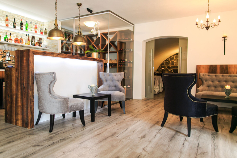 Food & Drinks 5, Hotel pod hradom, Trenčín