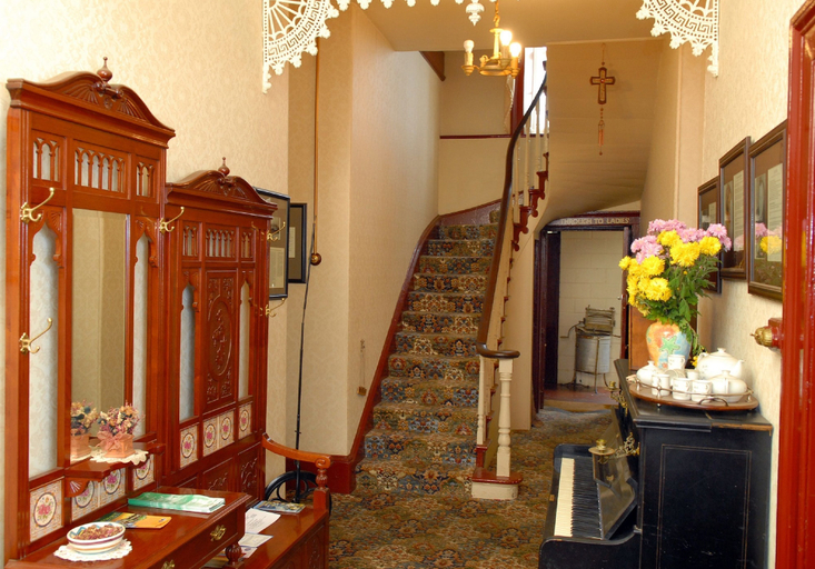 Others 5, Mickey Bourke's Koroit Hotel, Moyne - South