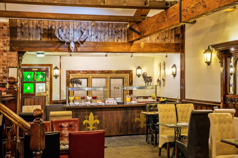 Food & Drinks 5, Rogerthorpe Manor Hotel, Wakefield