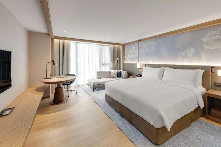 Bedroom 3, DoubleTree by Hilton Taipei Zhongshan, Taipei City